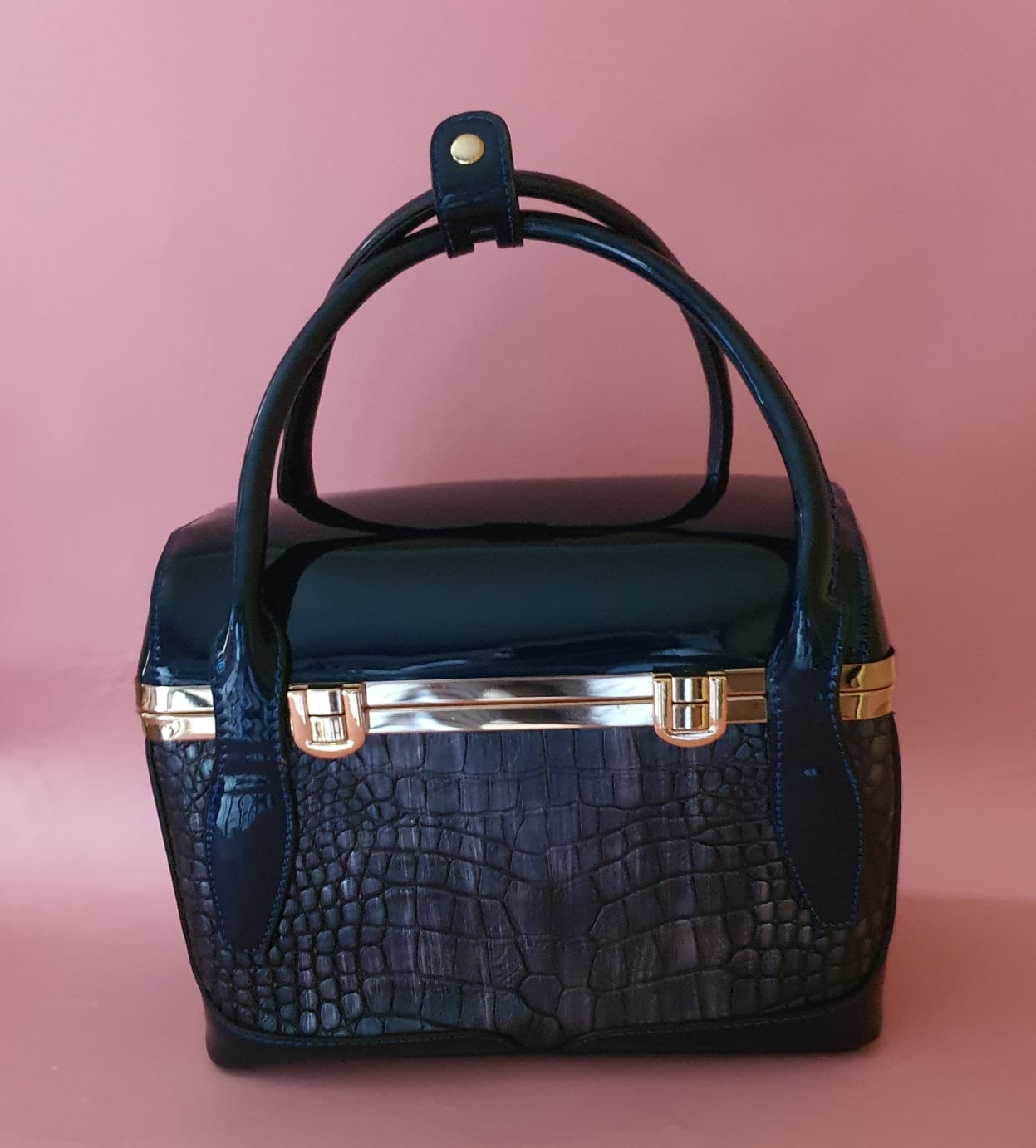 NAVY Bag with Crocodile Feature Design