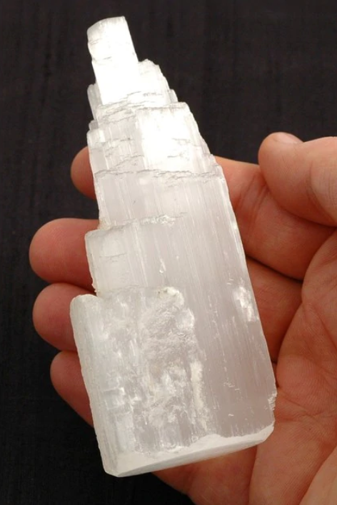 Selenite Mountain (Appx 9 -11 cms tall)